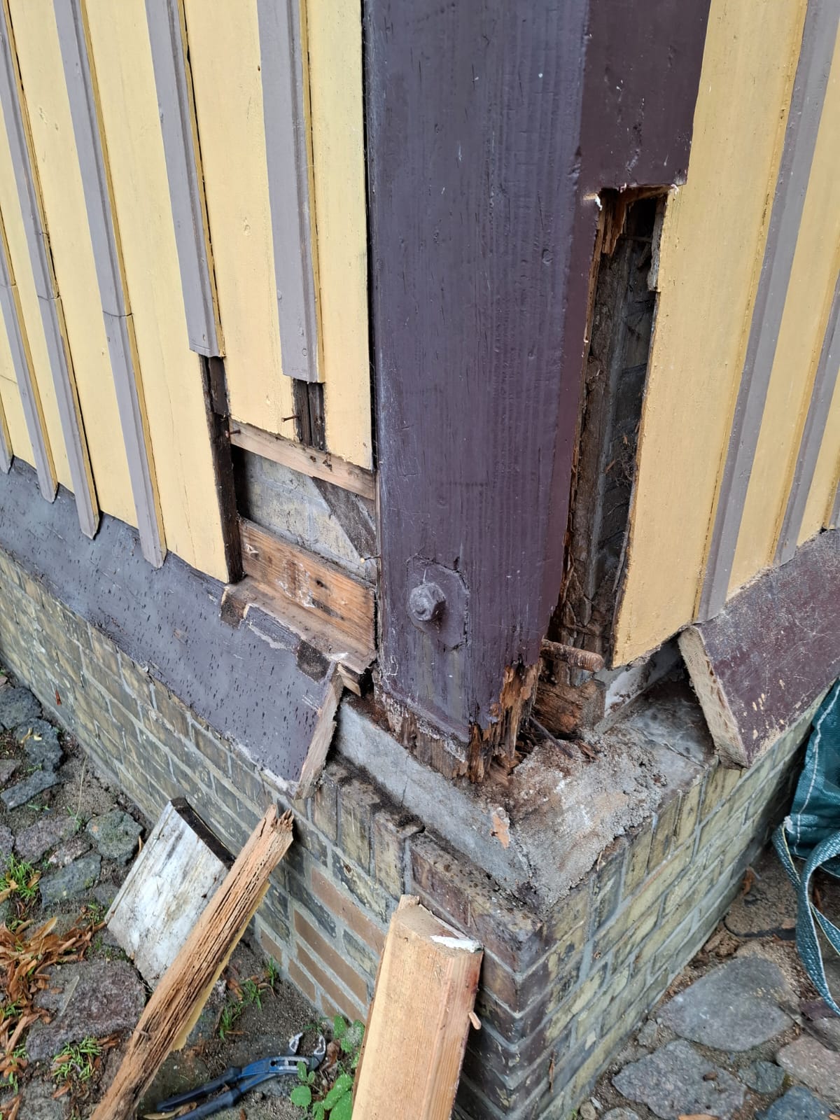 Sch&auml;den am tragenden Balken