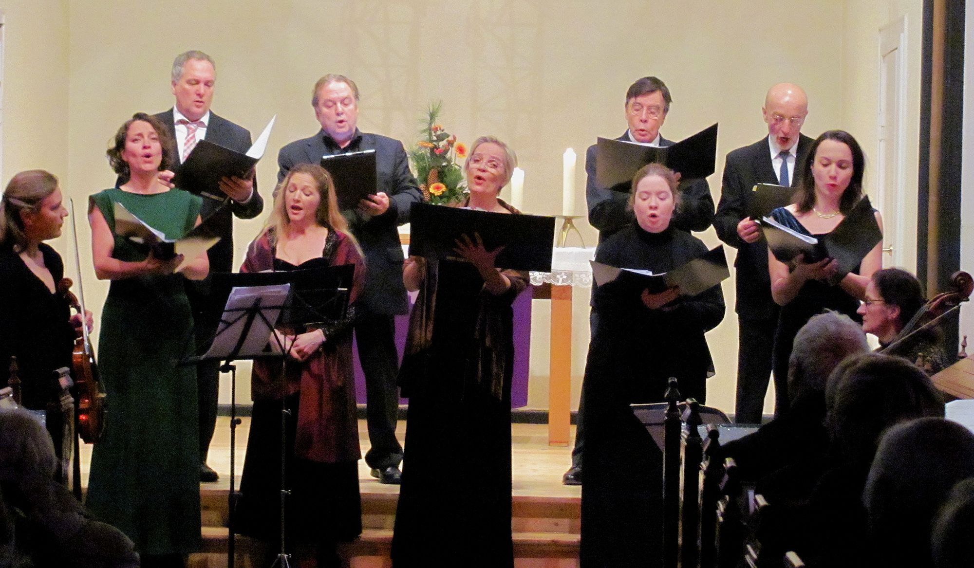 Weihnachts-Benefiz-Konzert mit Mitgliedern des Theaters Kiel